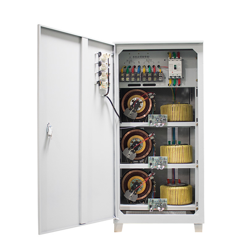 90KVA थ्री फेज वोल्टेज स्टेबलाइजर लेजर-कटिंग मशीन के लिए सर्वो मोटर प्रौद्योगिकी के साथ स्वचालित वोल्टेज नियामक
