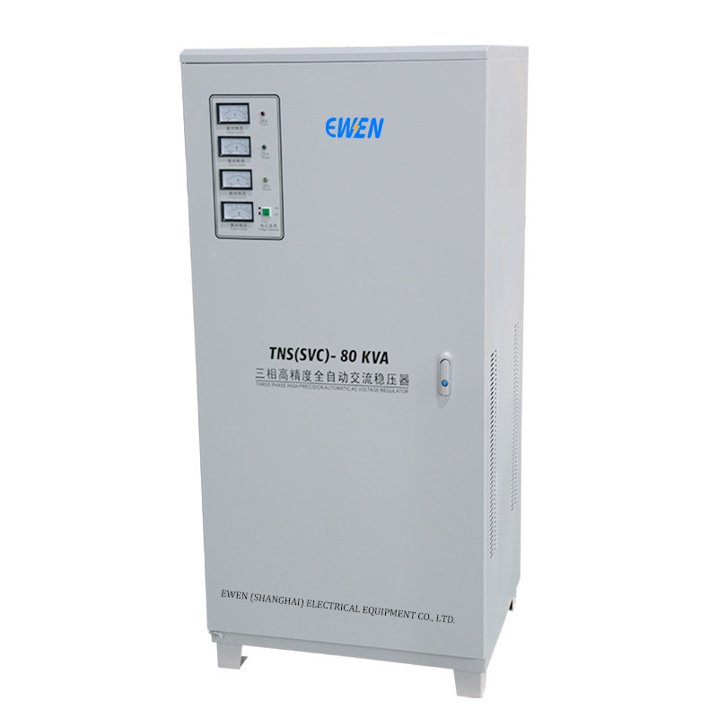 औद्योगिक उपयोग के लिए तीन चरण वोल्टेज स्टेबलाइजर 80KVA 80KW स्वचालित वोल्टेज नियामक और स्टेबलाइजर