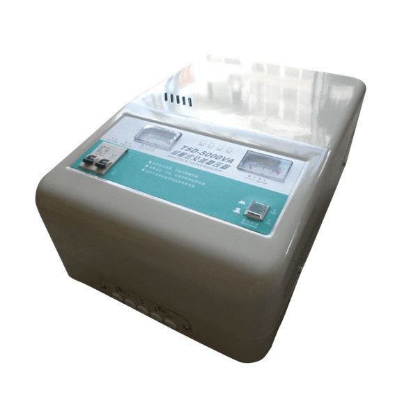 कंप्यूटर / छोटे घर के उपकरण के लिए 5000V 220V एकल चरण एसी वोल्टेज नियामक